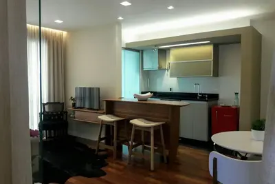Image de Charmant style Aptº Loft avec 2 suites et garage, salle de gym et piscine intérieure