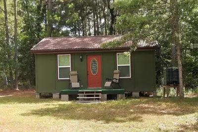 Image de Cabane paisible dans la forêt nationale