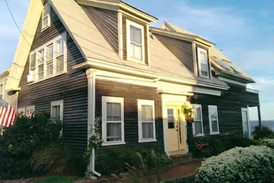 Image de 2 ch condo au bord situé dans le calme l'East End de Provincetown.