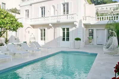 Image de Belle villa de 4 chambres au Cap d'Antibes A seulement 2 min. Marcher jusqu'à la plage