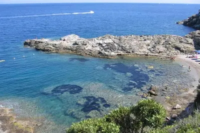 Image de Isola D Elba Capo D Arc: Isola d 'Elba - Villa sur le promontoire entre les fleurs et parfums