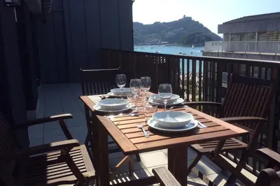 Image de Alderdi Eder. Con vistas a la bahía de La Concha