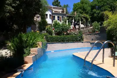 Maison de Campagne - piscine privée, grand terrain, verger, sur la montagne, Ecologic