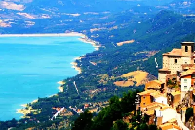Image de Confort et détente sur la nature avec vue imprenable et piscine, près des montagnes et de la mer