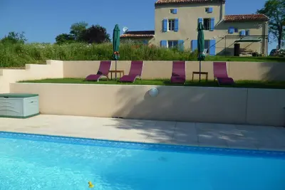 Image de Ancienne ferme en pleine campagne, avec une vue imprenable et une piscine privée