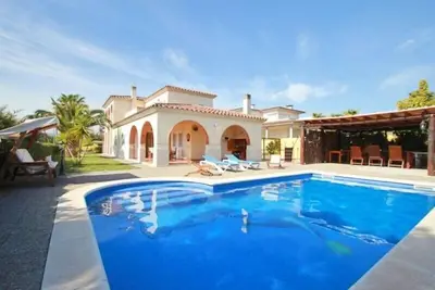 Image de Club Villamar - Jolie villa avec internet, bel extérieur, piscine privée, internet, jeux pour enf. . .