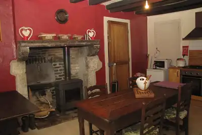 Image de Cottage rural avec piscine privée dans un grand jardin
