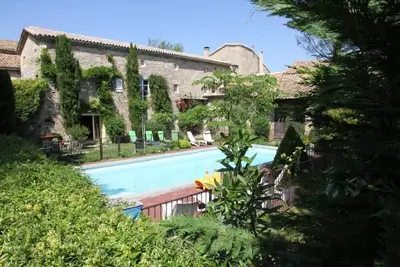 Image de \"Vacances chez l'antiquaire\" Jacuzzi - Piscine \" 10 Ch. 15 Pers -400 M2