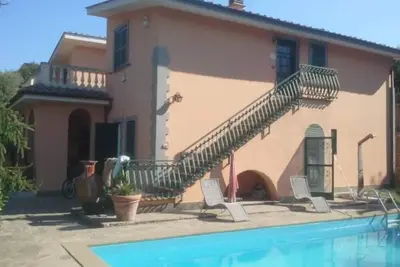 Image de Lariano: Gorgeous Villa House with park, barbecue pool and tennis court