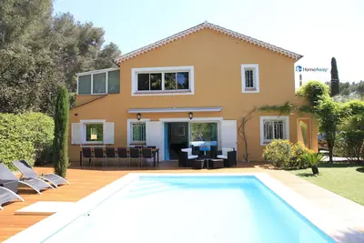 Image de Départ vers ile de Porquerolles - Villa CLASSÉ 5* - 5min plages