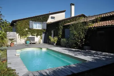 Image de Grande maison avec Piscine en gironde proche de Bordeaux