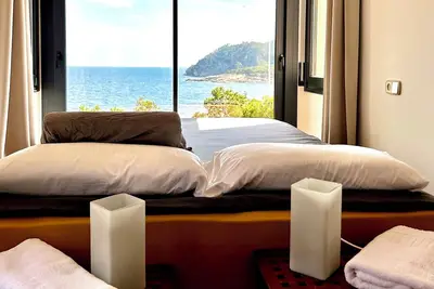 Image de Fantastique villa avec accès direct à la mer
