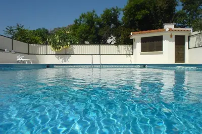 Image de Spacieux studio Apt, avec air conditionné, belle piscine, proche de la plage.