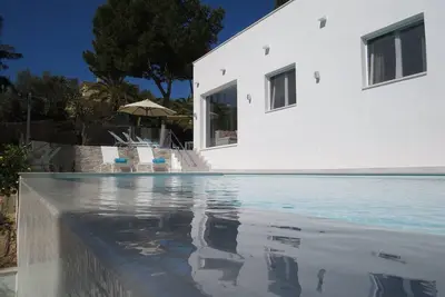 Image de Nouveau - Villa de luxe Oliva avec une grande piscine près de la plage