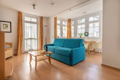 Image de beaux appartements 2 pièces avec balcon, WiFi et parking dans un emplacement exclusif