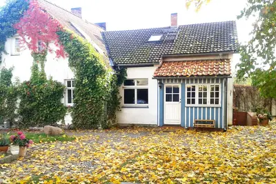 Image de Uckermark ancienne ferme avec grand jardin sauvage