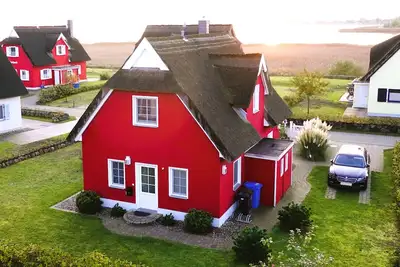 Image de Chaumière de Prestige dans un endroit fantastique sur Breeger Bodden, la plage, cheminée, cabine infrarouge