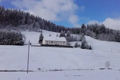 Image de Grand Duplex au milieu des prés
