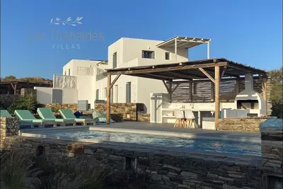 Image de Les Thébaïdes:  Luxury Villa on Plaka Beach