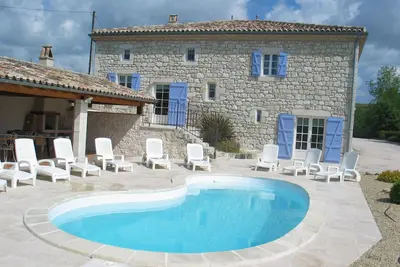 Image de Maison de caractère, 12 pers. , piscine privée, superbe vue, équip. handicapés