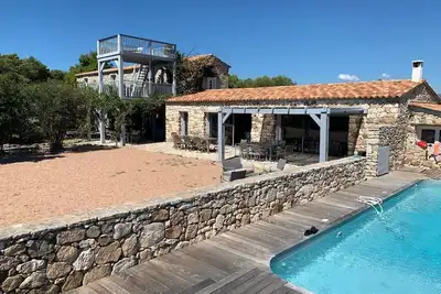 Image de Au cœur du domaine du golf de Sperone et à deux pas de la plage de Ciappili