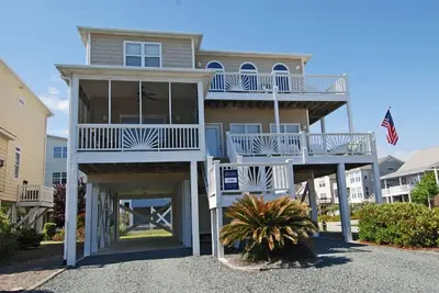 Image de Perfect Family Beach House-Linen Ready-Very Close To Beach - 5br / 5ba Sleeps 14