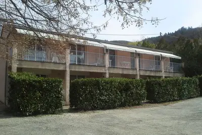 Image de Location d'appartements et de studios meublés au calme exposés plein sud
