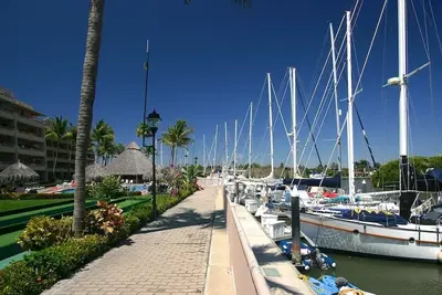 Image de Condo parfait 2 chambres 2 salles de bain - Paradise Village