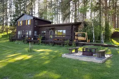 Image de Camp Custer Log Cabins (Sky View Cabin) 5 quartiers historiques des officiers du Ccc du Bdr.