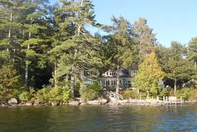 Image de Maison Waterfront 6 chambres sur le lac Winnepesaukee dans Nh