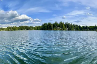 Image de Beau lac Ki Waterfront