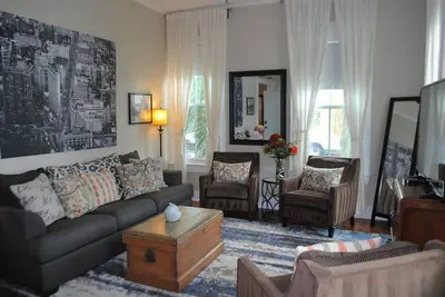 Image de 2/1 -Gorgeous-Blocks 2 Beach! Linge de luxe. Vélos. Gril. Confort! !