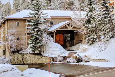 Image de Vraiment spécial❆Etapes vers les remontées mécaniques du Canyon❆Bain à remous privé et Sauna❆Garage / Vestiaire❆Sleds