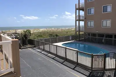 Image de Laissez le son des vagues emporter vos ennuis! Vues sur l'océan, piscine et Wifi!