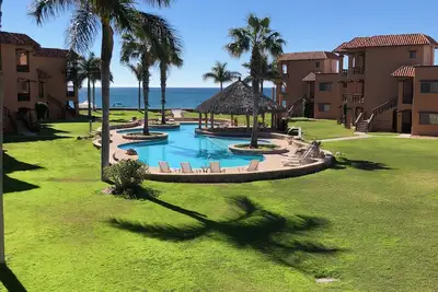 Image de 3 chambres 2 salles de bain Front Beach Condo Bahia Delfin San Carlos