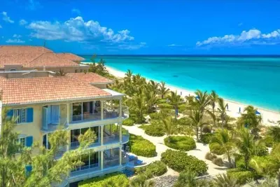 Image de Grace Bay Ocean Front, 3ème étage 2 chambres à coucher, 2 1/2 salles de bains, des vues spectaculaires