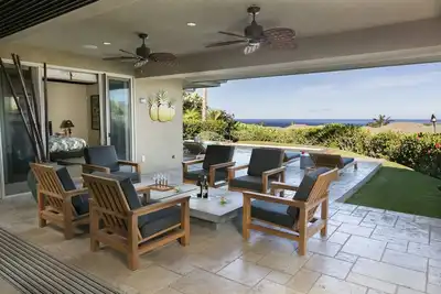 Image de 3br / 3. 5 Br Waiulaula Villa Mauna Kea Piscine d'eau salée / Spa Vues spectaculaires sur l'océan