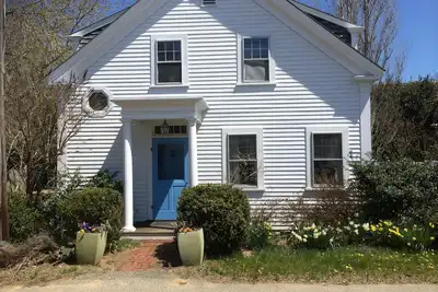 Image de Edgartown Village Maison de 4 chambres Ă coucher pour les familles