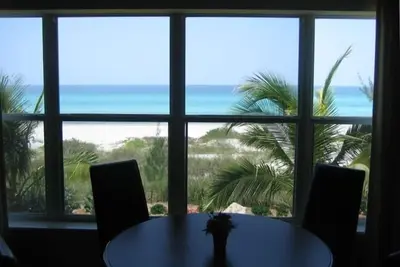 Image de Gulf Front 1 Br avec Great Room Awesome View End Unit # 227 avec 42 'Tv