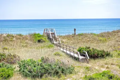 Image de Statuesque Oceanfront Escape W / Beach Boardwalk, piscine, bain à remous, salle de jeux, salle multimédia