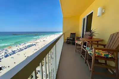 Image de Calypso Oceanfront Luxury 2/2 w / Bunk w / Sunset Mirrors, chaises de bar et de plage E 808