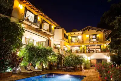 Oceanfront Conchas Chinas -Hacienda spectaculaire-Tropical Estate -Chef \/ Personnel