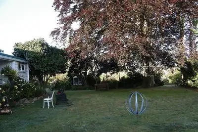 Image de Propriété familiale, randonnée, pêche, chasse. Détendez-vous dans de vastes jardins