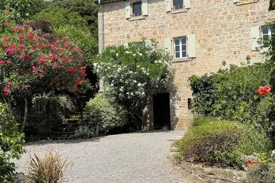 Image de Charmante maison avec joli jardin et rivière Beaume 3 km