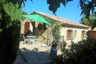 Image de Petite Maison de caractère avec jardin en Provence\/Côte d'Azur à 6 km de la mer