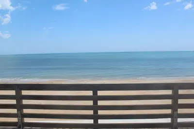 Image de Vilano Beach Oceanfront Couples seulement Cottage Ă St. Augustin! 5 min. en ville