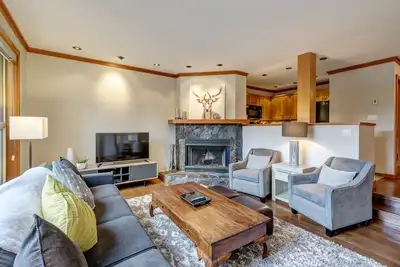 Image de Ski-in Chic and Cozy 2bed, 2 bath Townhouse in the Upper Village (Benchlands)