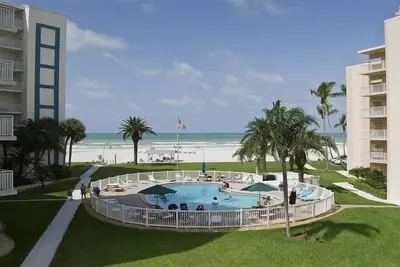 Image de Golfe-Side Belle Condo avec piscine surplombant le golfe!