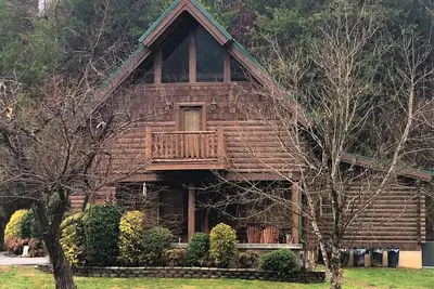 Image de Certaines dates d'été sont encore disponibles - Cedar Valley Getaway, 3 chambres, isolée