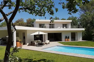 Image de Belle Villa De Vacances Dans Un Ecrin De Verdure RÉSIDENTIEL Au Calme